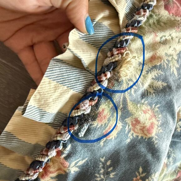 Waverly Sanctuary Rose Modern Farmhouse Floral Reversible Comforter 80"x90" - Picture 10 of 16